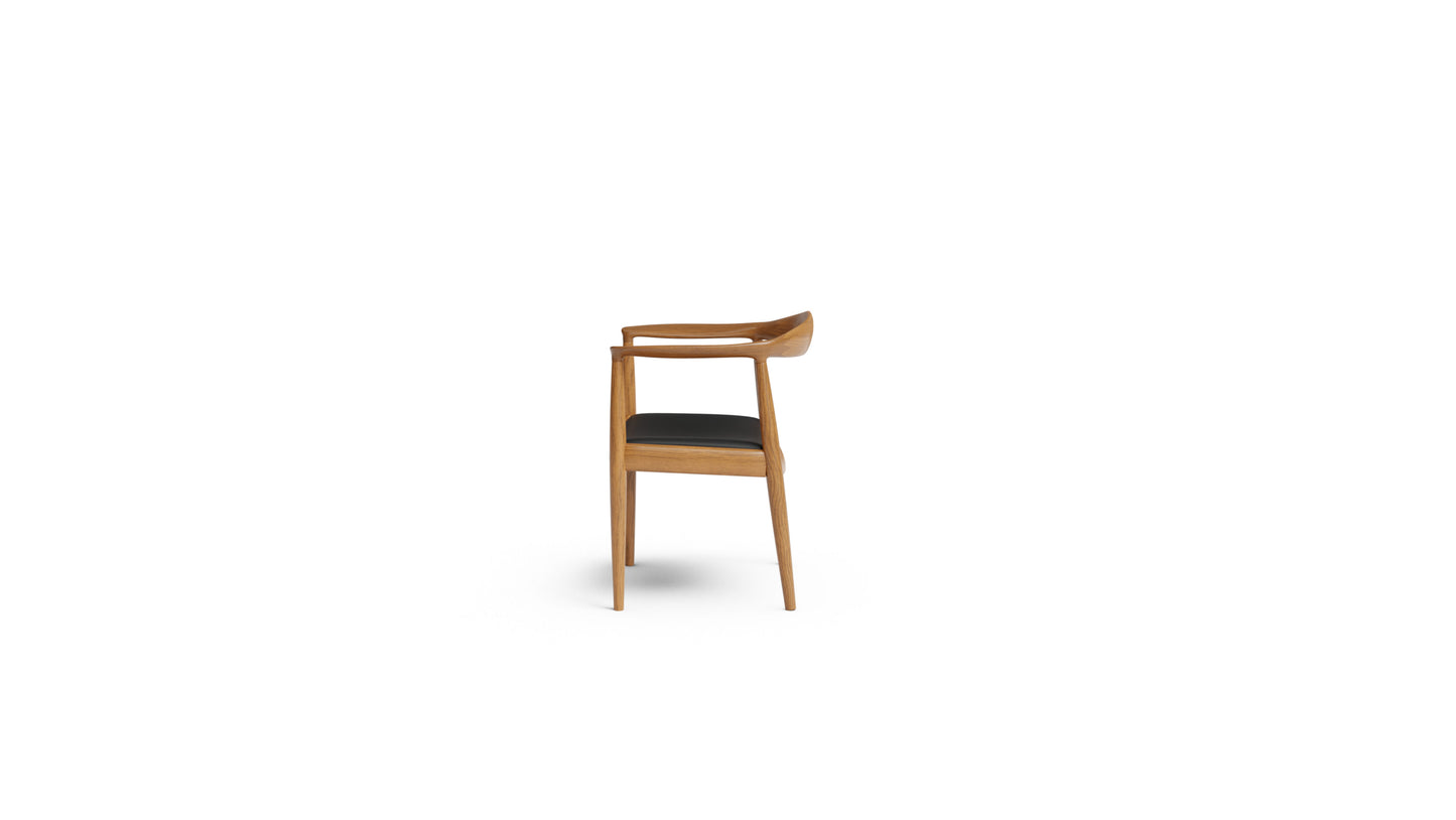 The Round Chair by Hans J. Wegner Round Chair in Canada and the USA PP503 & JH503 - Side