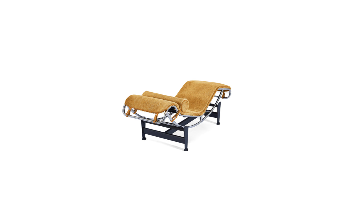 Le Corbusier LC4 Chaise Longue Lounge in Canada and the USA, Gold Haired Hide - Back Angle 3