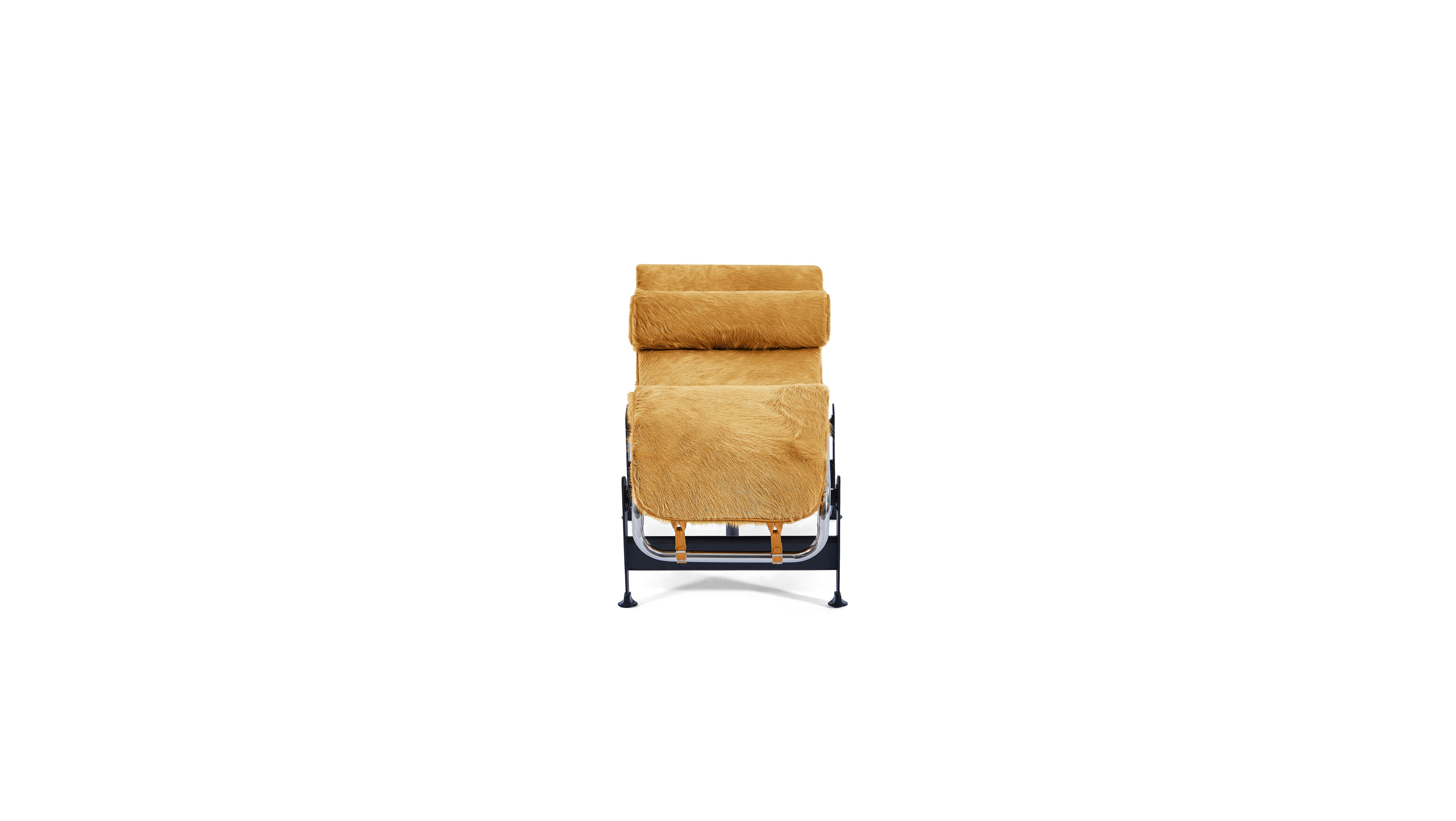 Le Corbusier LC4 Chaise Longue Lounge in Canada and the USA, Gold Haired Hide - Front
