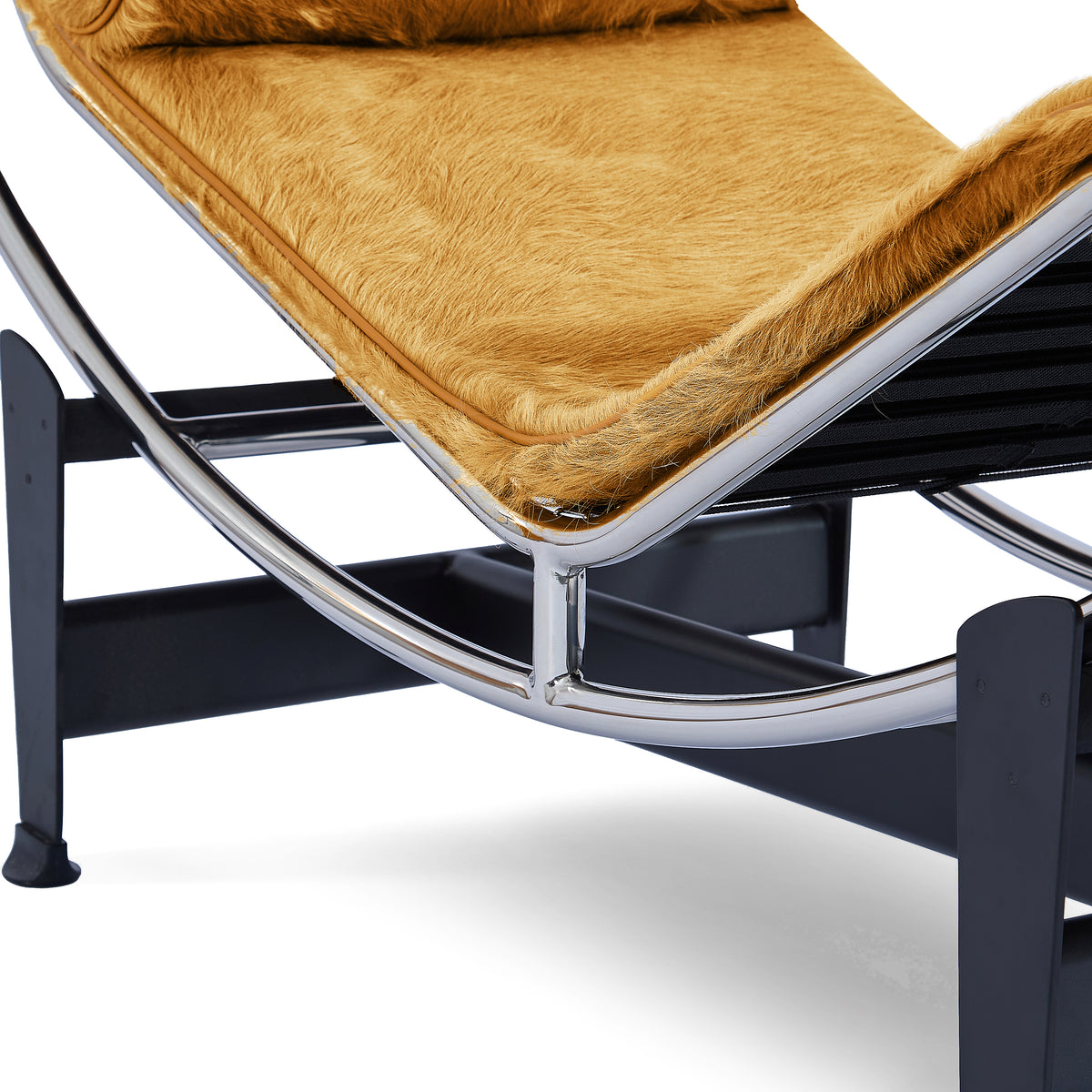 Le Corbusier LC4 Chaise Longue Lounge in Canada and the USA, Gold Haired Hide - Hair Hide Detail