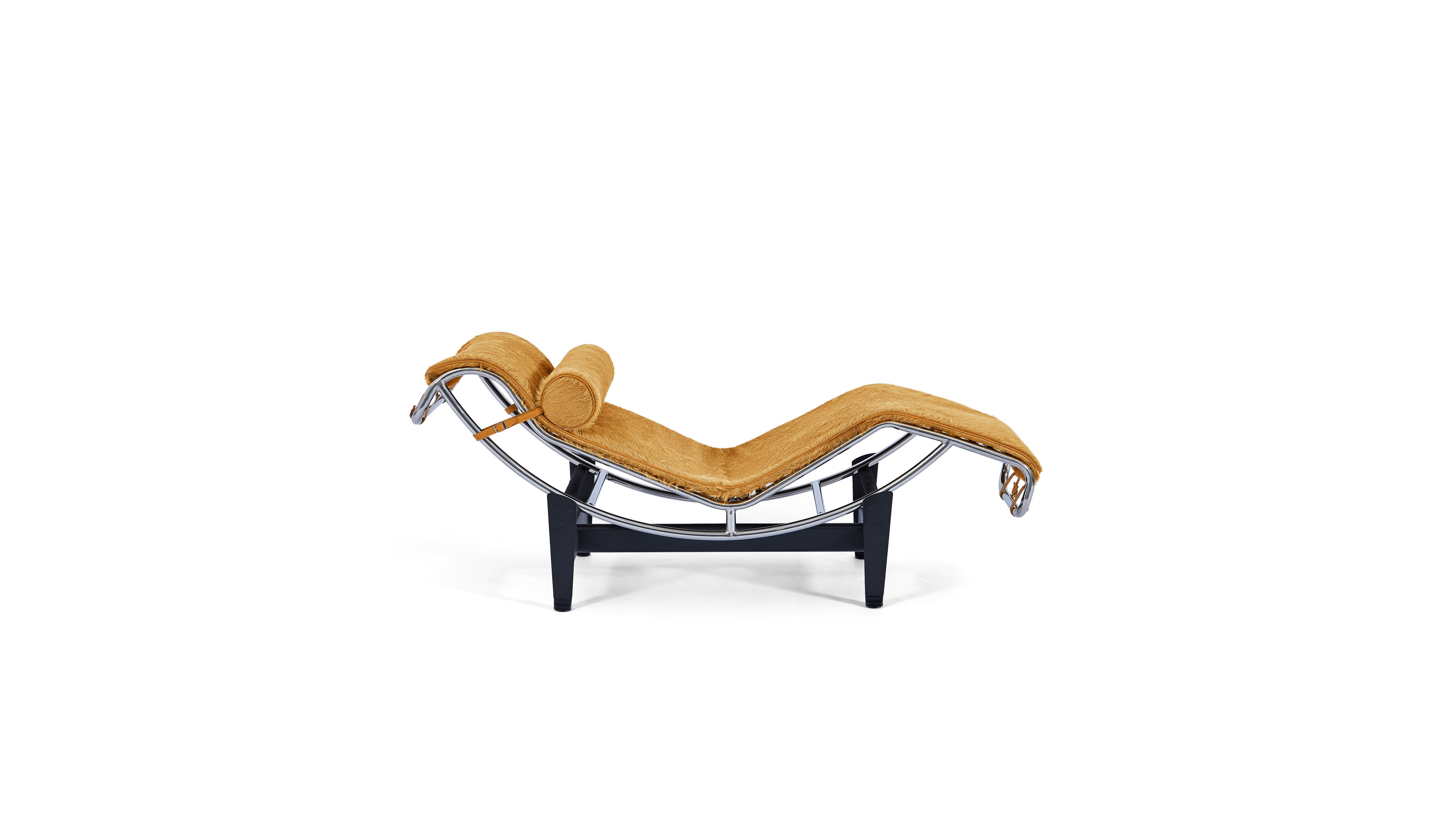 Le Corbusier LC4 Chaise Longue Lounge in Canada and the USA, Gold Haired Hide - Side 2