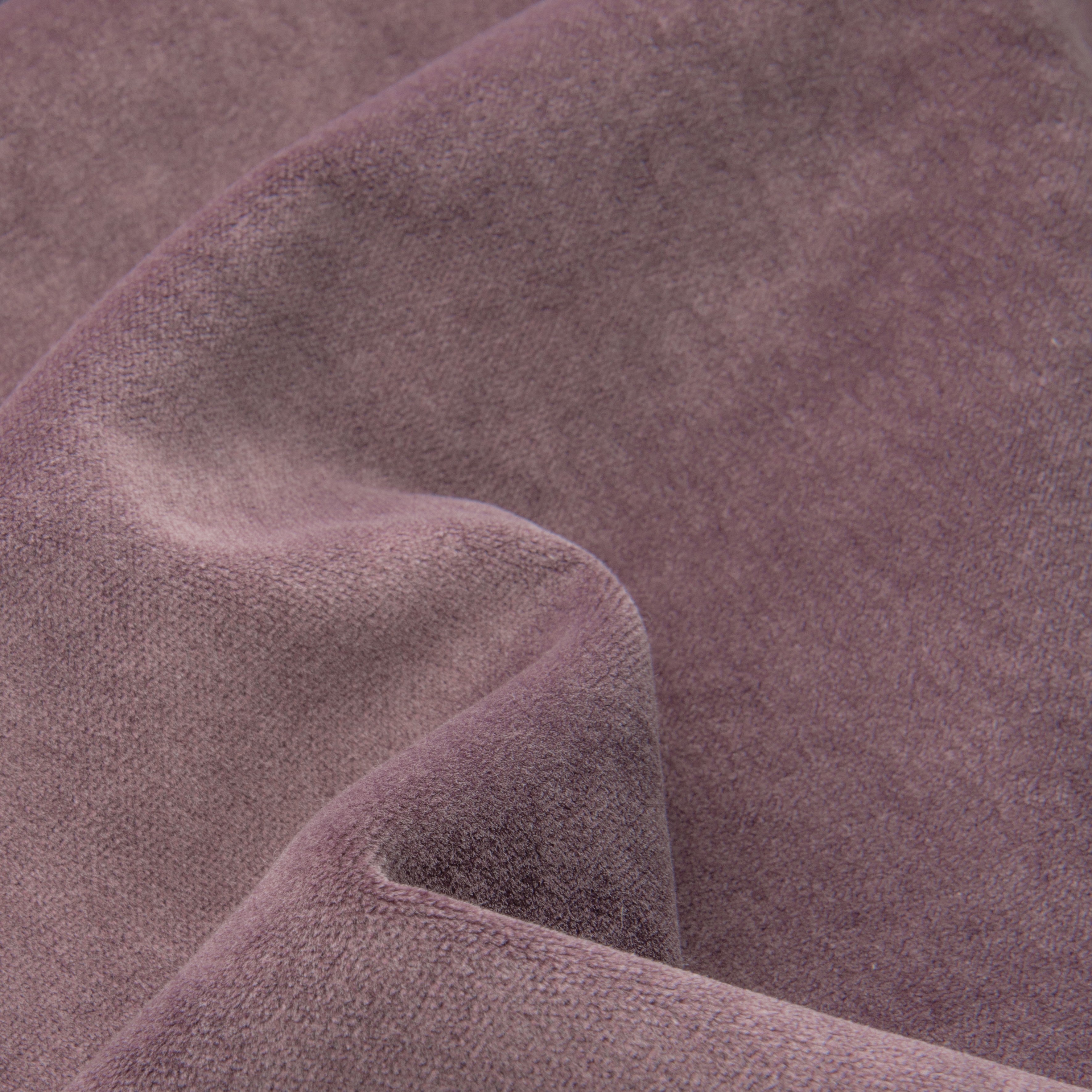A lush woven velvet with a warm subdued tone and unimposing soft matte finish. This ultra soft thick‑pile velvet adds tactile dimension while drawing attention to clean silhouettes.

COMPOSITION: 80% PES, 20% Cotton
WEIGHT: 370 g/m²
WYZENBEEK EP: 100k+ Rubs
MARTINDALE ABR. EP: 100k+ Rubs